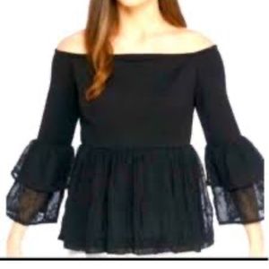 Kaari Blue off the shoulder tiered bell sleeve top. Preowned‎ but great shape.